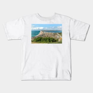 Chesil Beach, Dorset.  British coast landscape, seascape. Kids T-Shirt